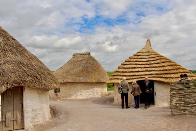 Reconstruction of Neolithic dwellings at the Stonehenge visitors centre